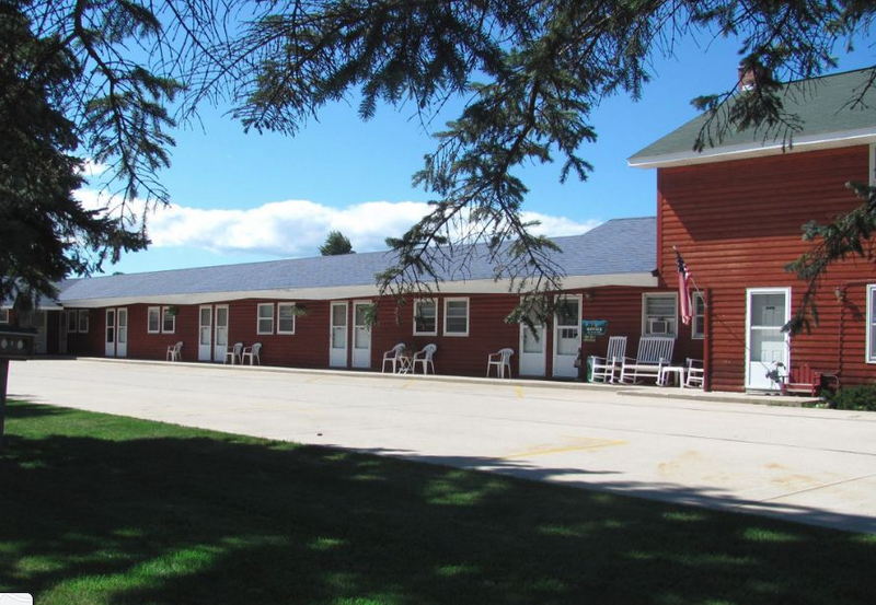 Pine River Motel (Moon-E-Motel) - From Website